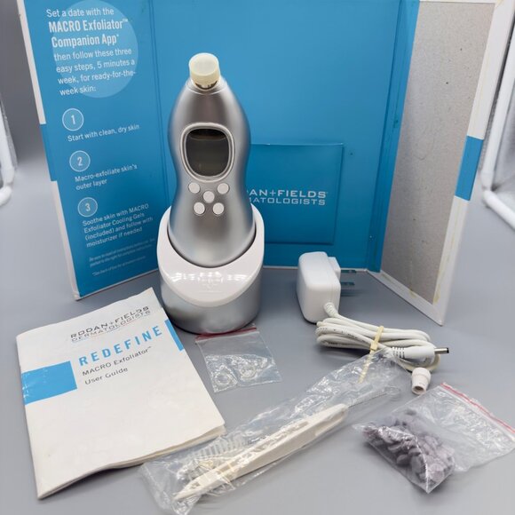 Rodan + Fields Macro Exfoliator Device With User Guide & Accessories - Picture 1 of 7